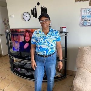 Meet your Posher, Julia